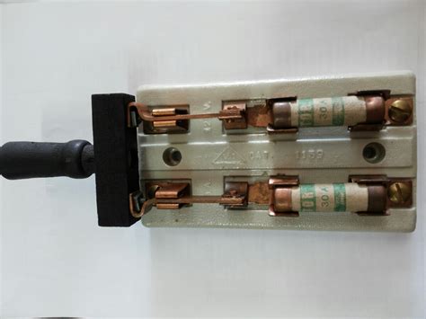 Antiga Chave Faca de Porcelana com Fusível Cartucho. Anos 60.