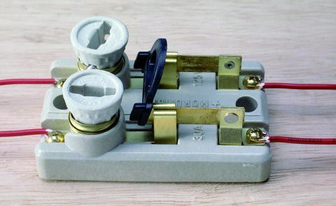 Antiga Chave Faca, com Fusíveis de Rolha. Antes dos anos 50.