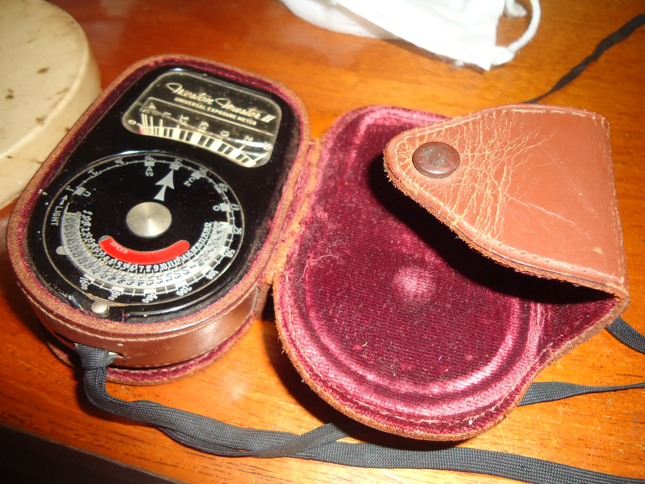 Fotômetro Weston Master II, de 1950, com seu Estojo de Couro