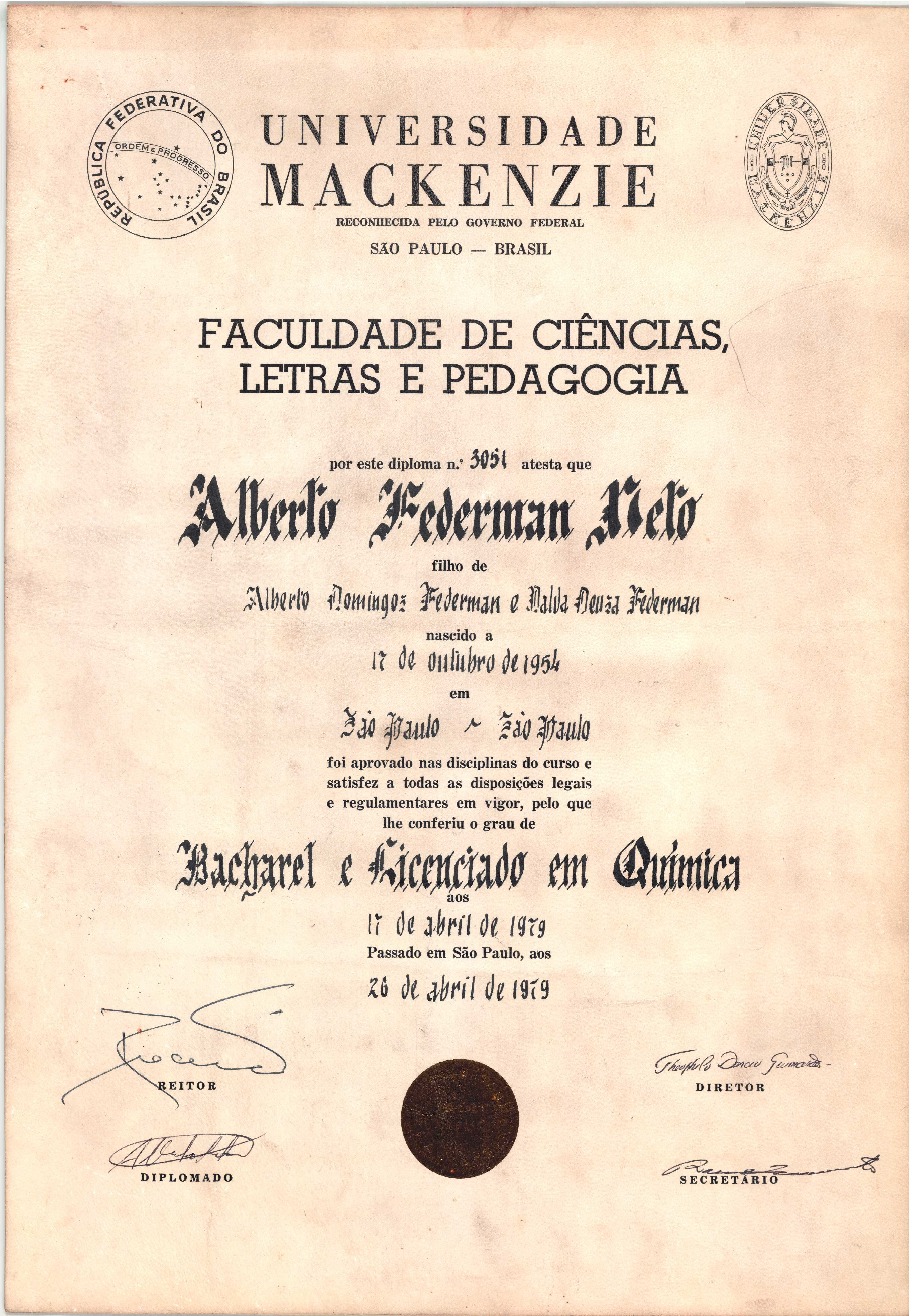 Diploma do Curso de Licenciatura e Bacharelado em Química. Universidade Mackenzie.